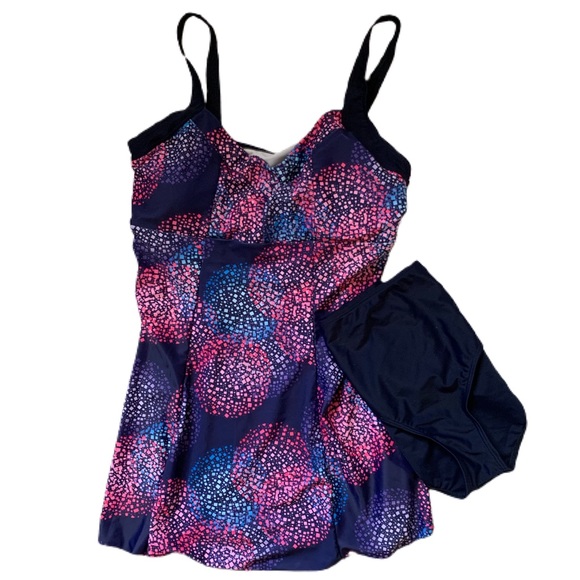 Other - ❣️SALE❣️New swim top with bottoms size L